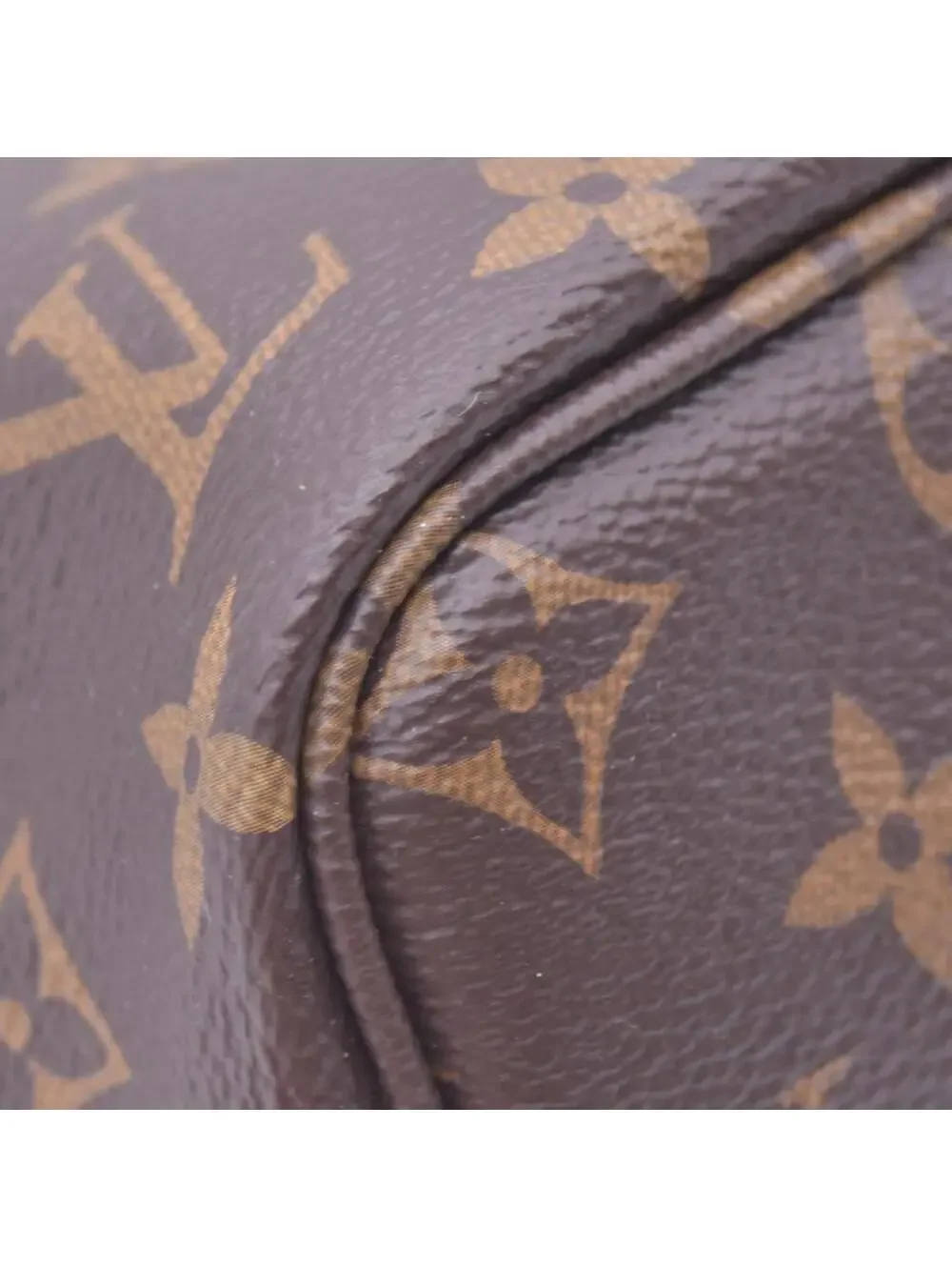 Louis Vuitton exterior excellent